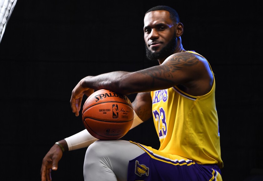 Lebron James No Longer A Stranger To The Lakers And Their Fans Los Angeles Times