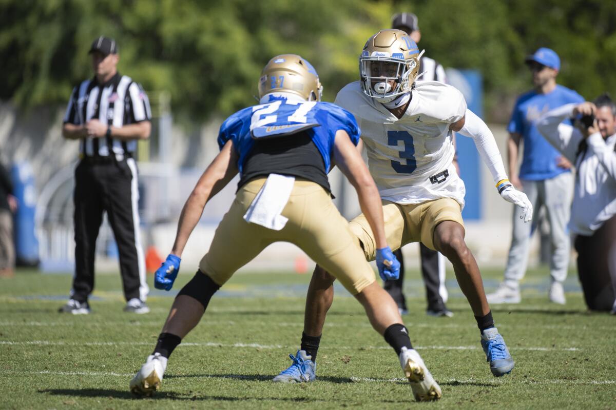  UCLA defensive back Devin Kirkwood (3) during Spring Showcase in Los Angeles, CA. (Kyusung Gong / For the LA Times)