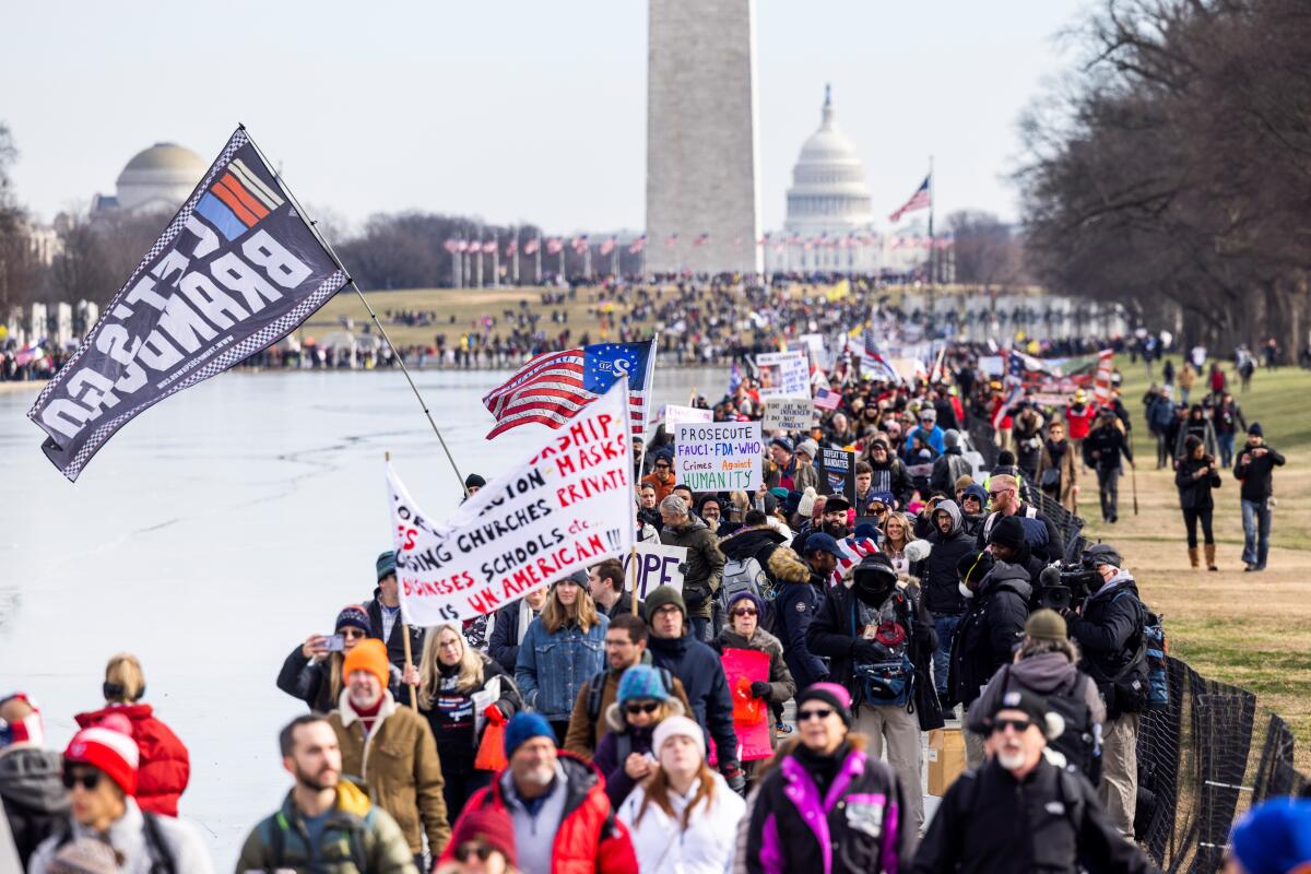 Los antivacunas de EEUU emulan a Luther King para reclamar "libertad médica"