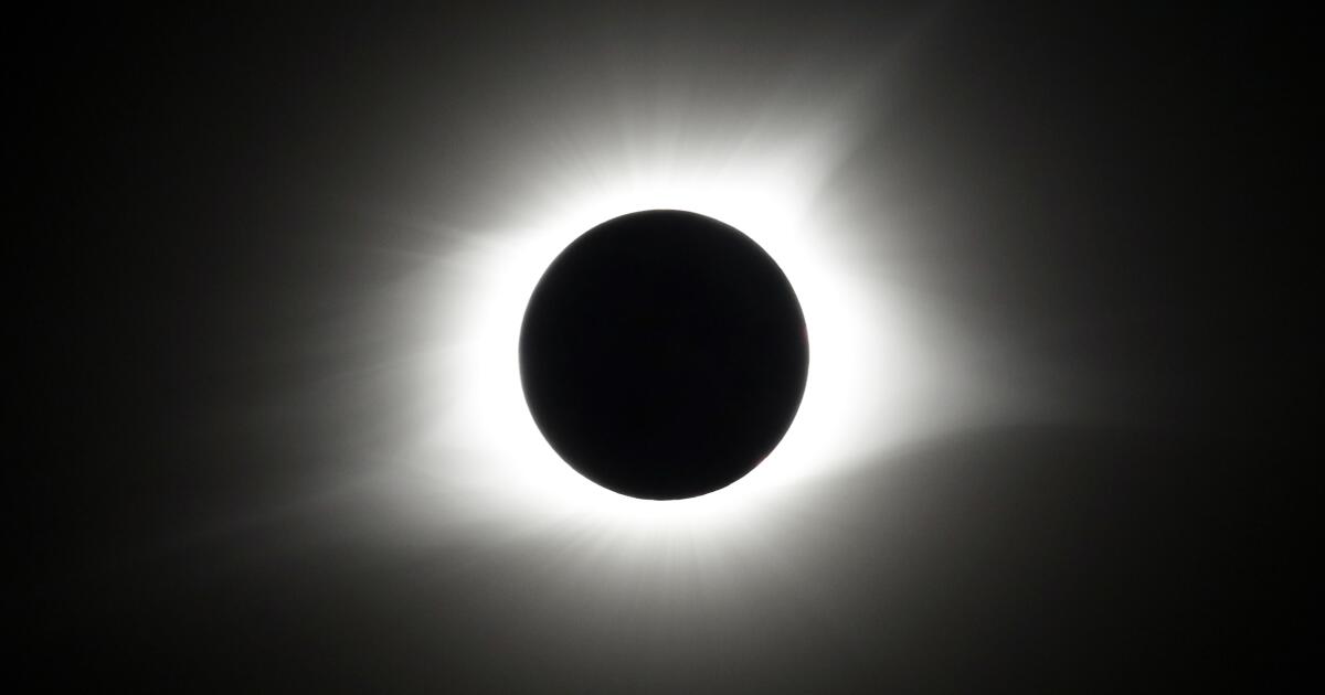 One year for a total solar eclipse in Mexico, the United States and Canada
