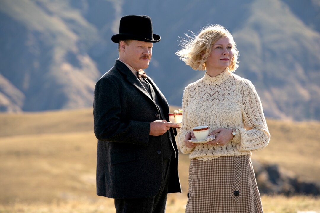 Jesse Plemons como George Burbank y Kirsten Dunst como Rose Gordon "fuerza del perro."