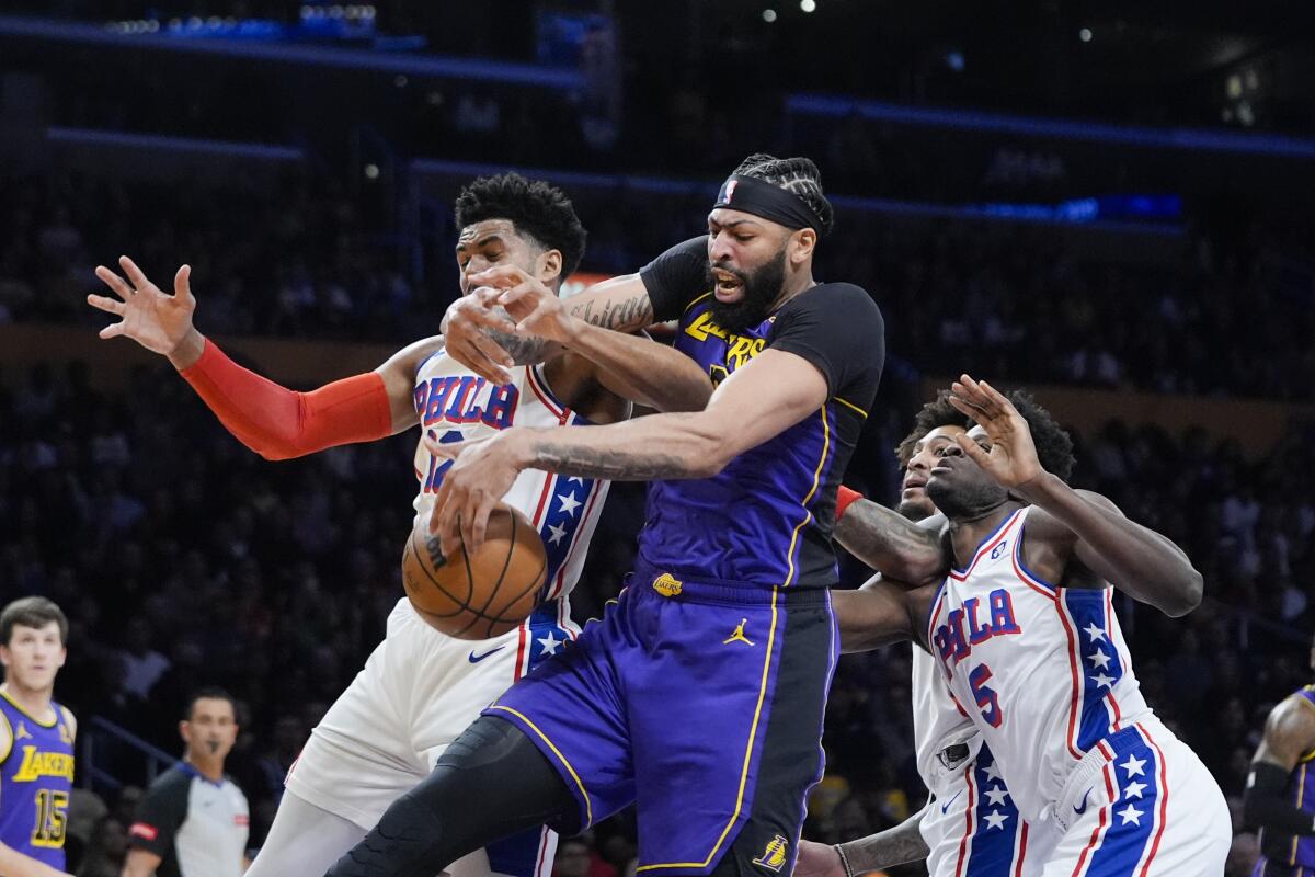 Lakers come alive late and overcome turnover woes to beat 76ers - Los  Angeles Times