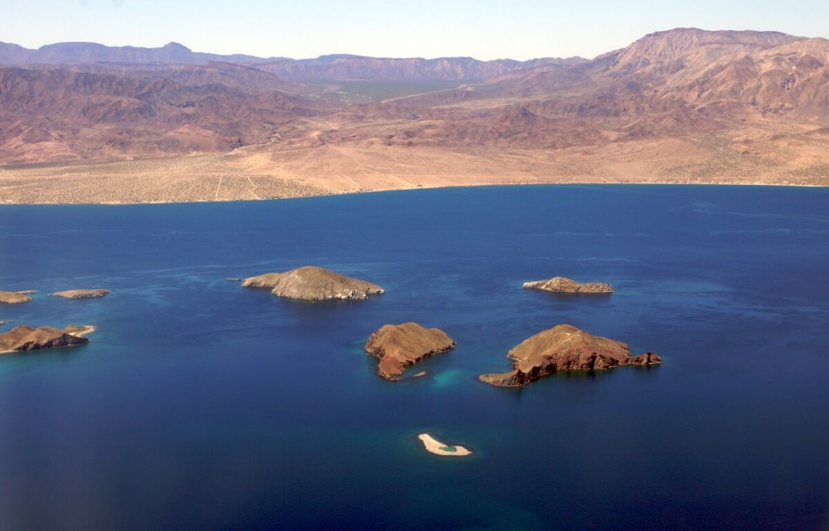 Midriff Islands off of Bahia de Los Angeles, Baja, MX