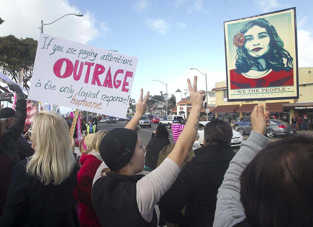 Hundreds rally at Laguna Beach women's march