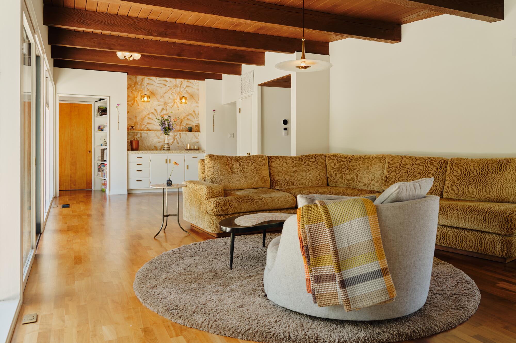 Beyond Trendy Designing A Mid Century Modern Kitchen With Longevity: Timeless Style Tips