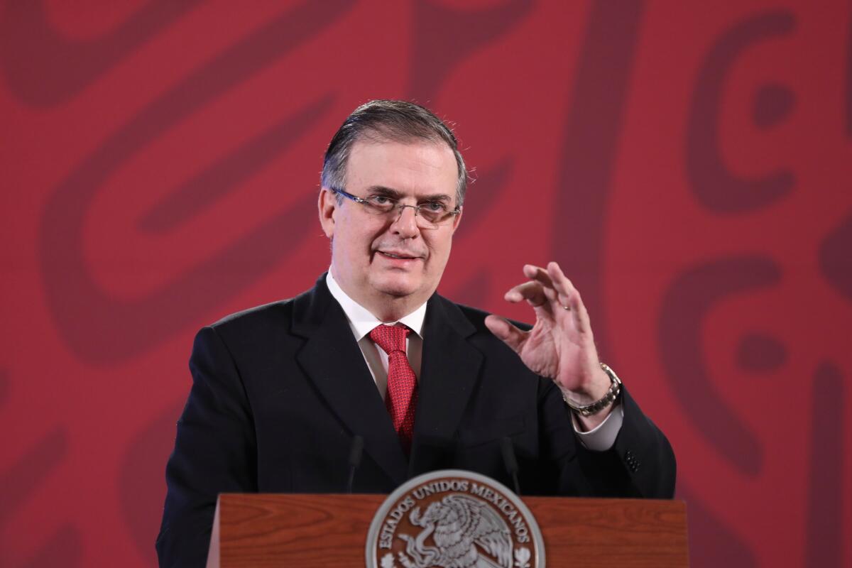 El secretario de Relaciones Exteriores, Marcelo Ebrard, ofrece una rueda de prensa matutina en el Palacio Nacional, en Ciudad de México (México). EFE/ Sáshenka Gutiérrez/Archivo