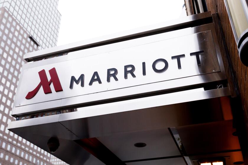 JLX08. NUEVA YORK (UNITED STATES), 30/11/2018.- Vista de un hotel Marriott en Nueva York, Estados Unidos, hoy, 30 de noviembre de 2018. La compañía hotelera Marriott anunció hoy que ha detectado "un acceso no autorizado" a su base de datos de clientes, que contiene información sobre cerca de 500 millones de personas. EFE/ Justin Lane