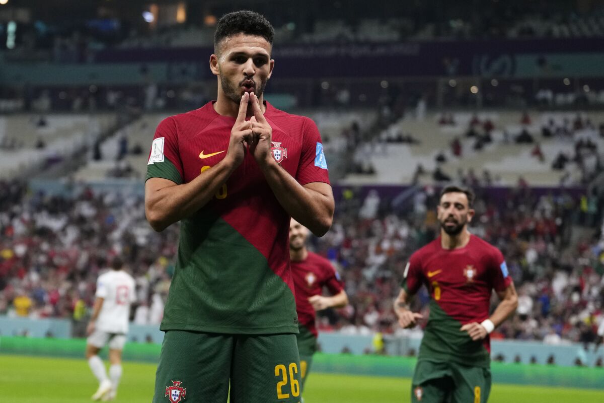 Goncalo Ramos celebra tras anotar el tercer gol de Portugal ante Suiza en el partido de octavos