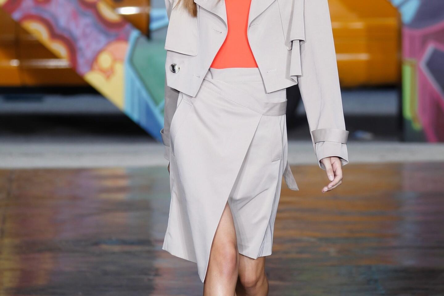 N.Y. Fashion Week: At DKNY, 'real people' on the runway - Los Angeles Times