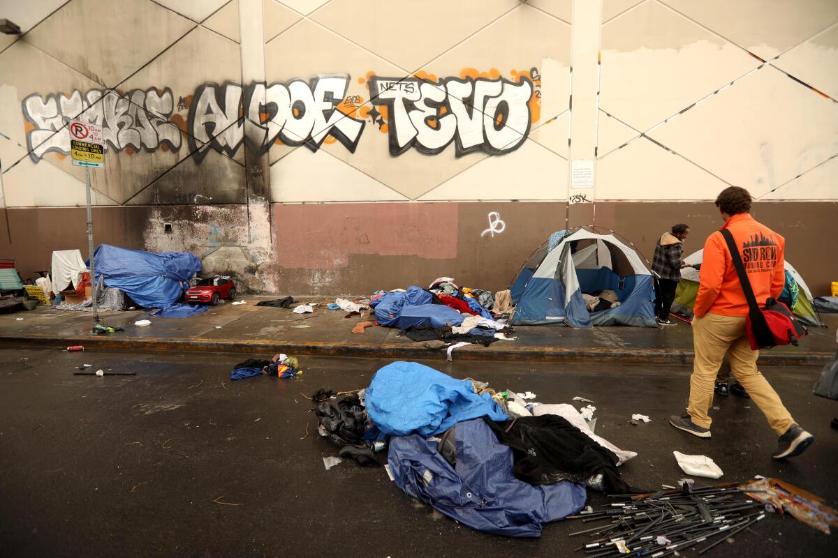Why is California behind Texas and other states in curbing homelessness?