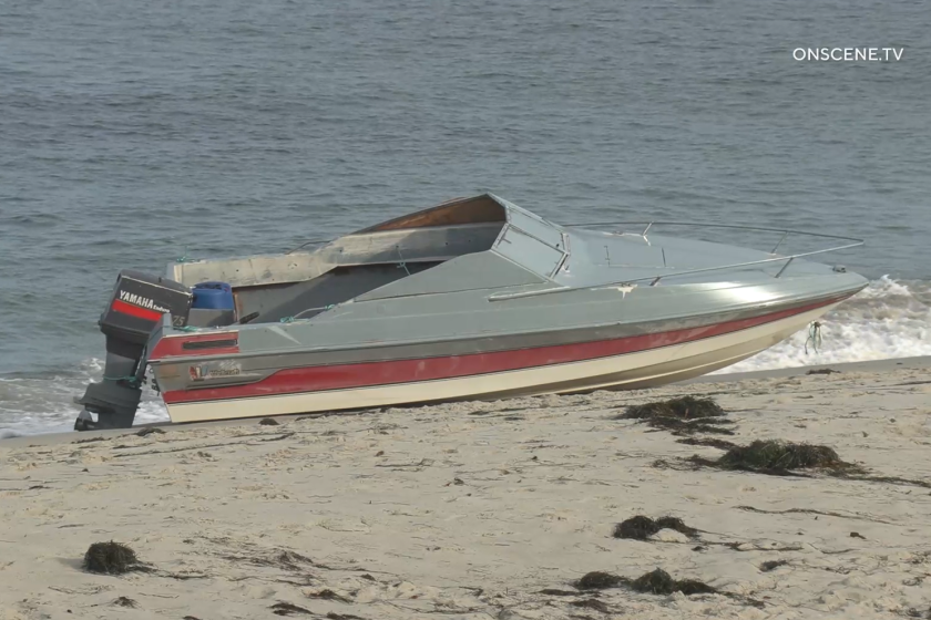 A boat landed at Main Street Beach in La Jolla in an apparent human smuggling incident Tuesday morning, Border Patrol official said.