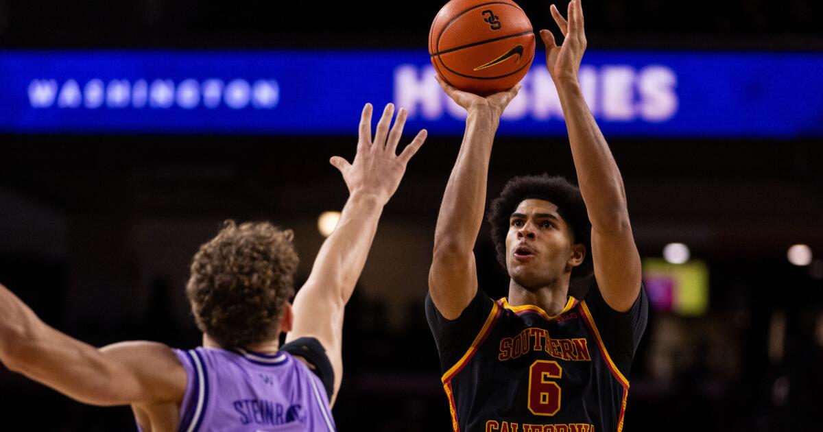 After scrambling to find an opponent, USC dominates in win over UC Santa Cruz