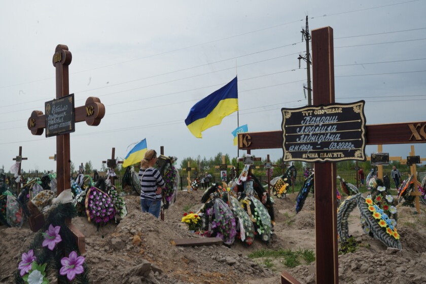 Bucha, Ukrayna'daki şehir mezarlığı. 