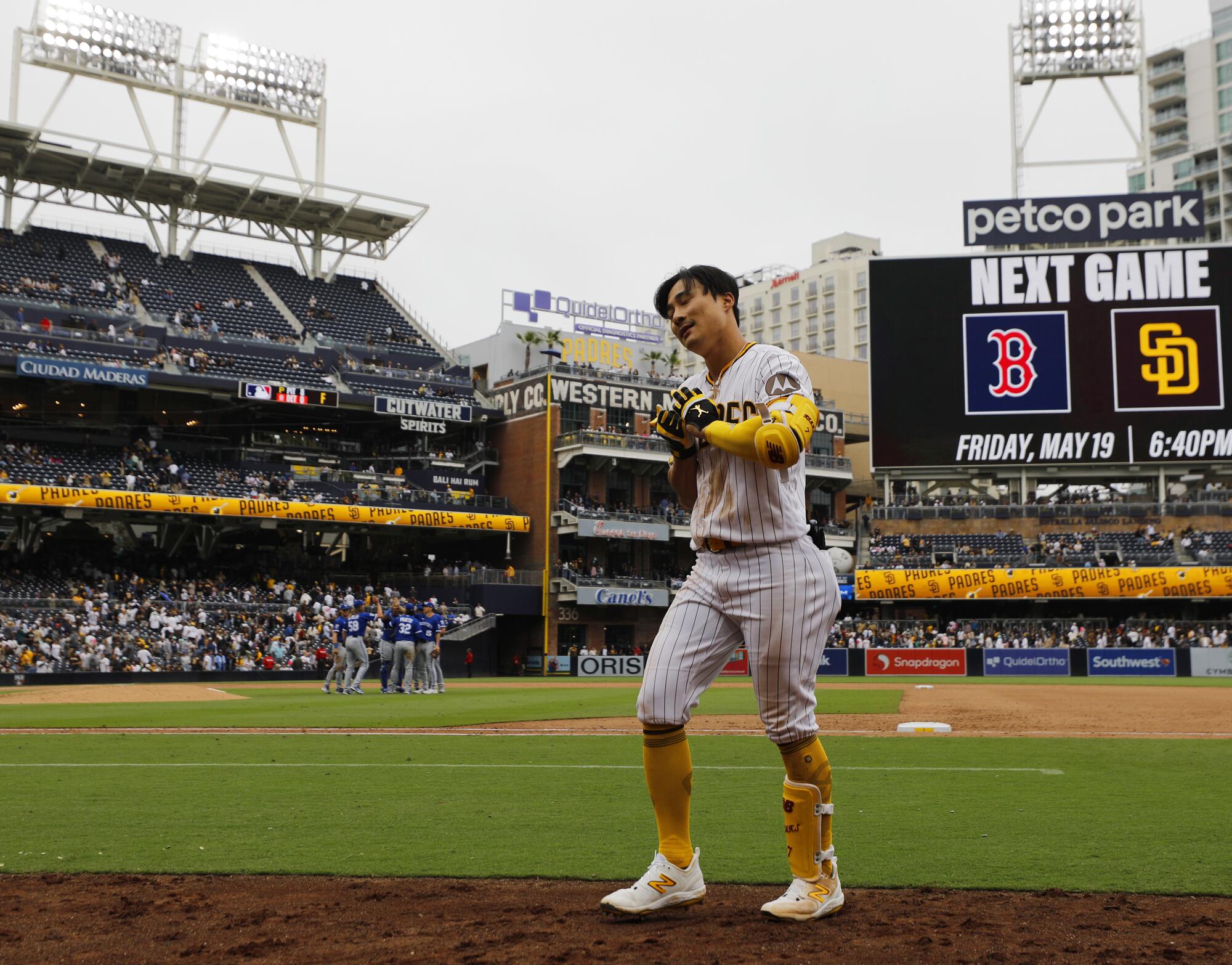 Like father, like son: Tatís hits 2 HRs, Padres beat LA 6-1 - The San Diego  Union-Tribune