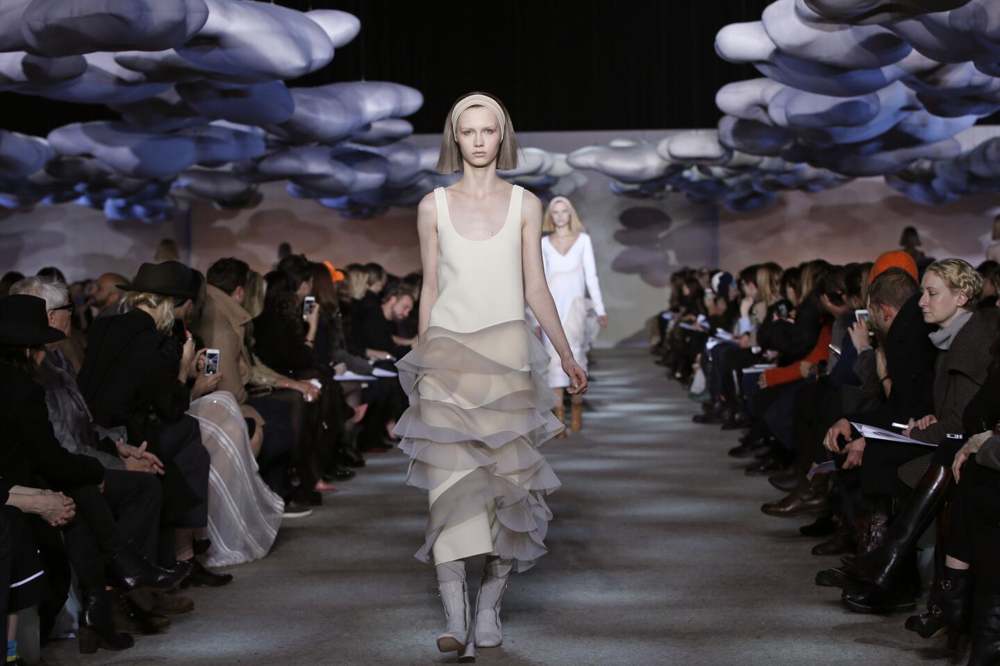 Marc Jacobs' final Louis Vuitton collection feels right - Los