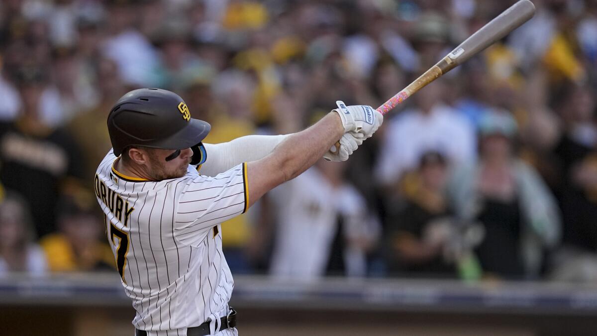 Juan Soto, Josh Bell introduced as newest Padres before debut in front of  frenzied crowd Wednesday night - The San Diego Union-Tribune