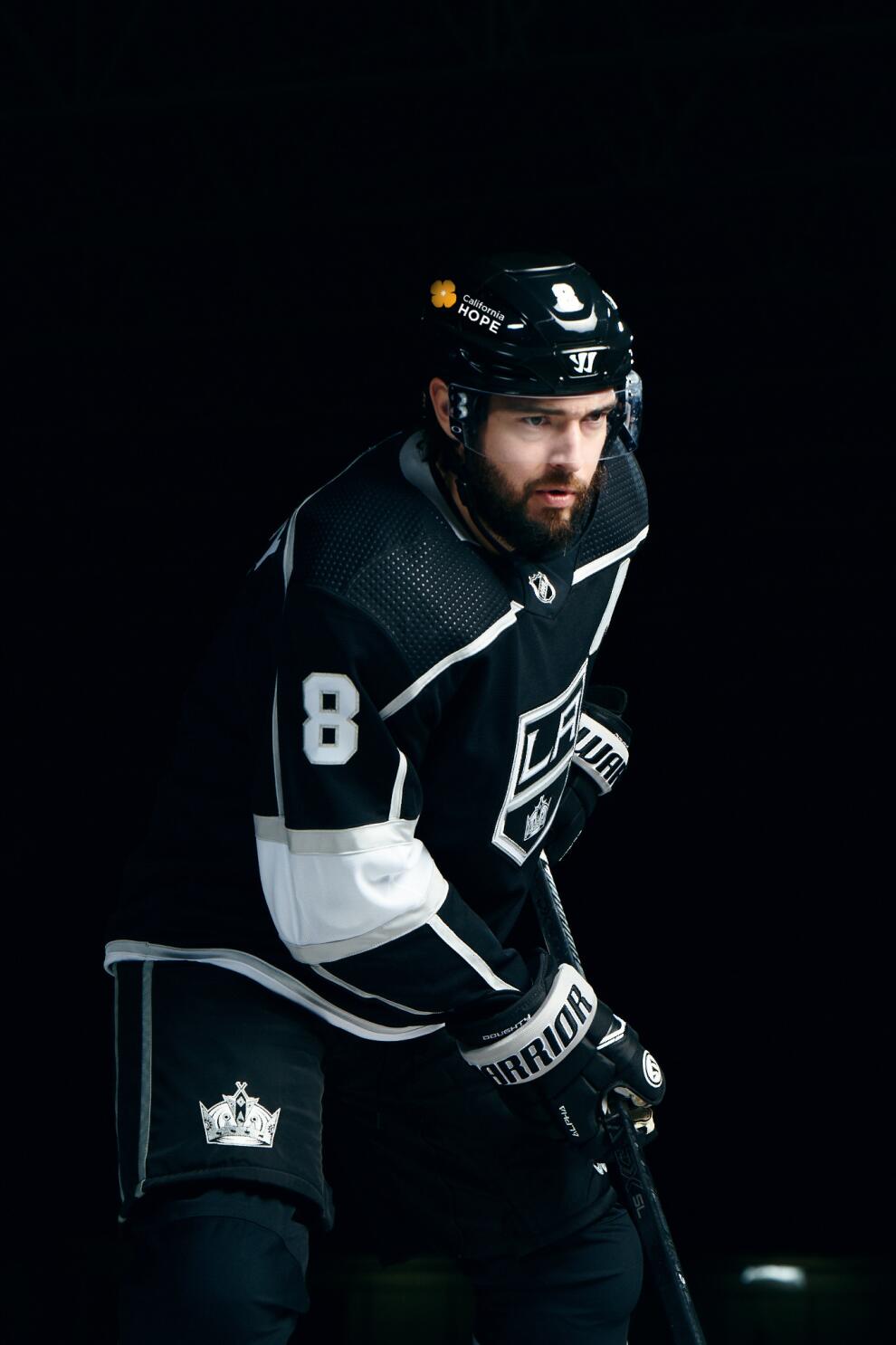 The @lakings debuted their silver helmets last night. 🔥 What do