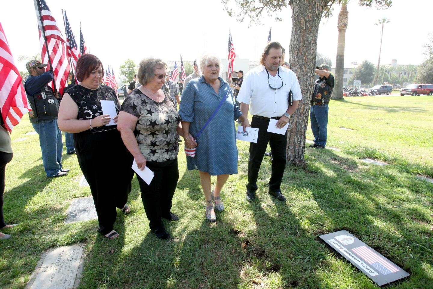 Photo Gallery: Glendale hero gets a grave marker 50 years to the day of his death in the Vietnam War
