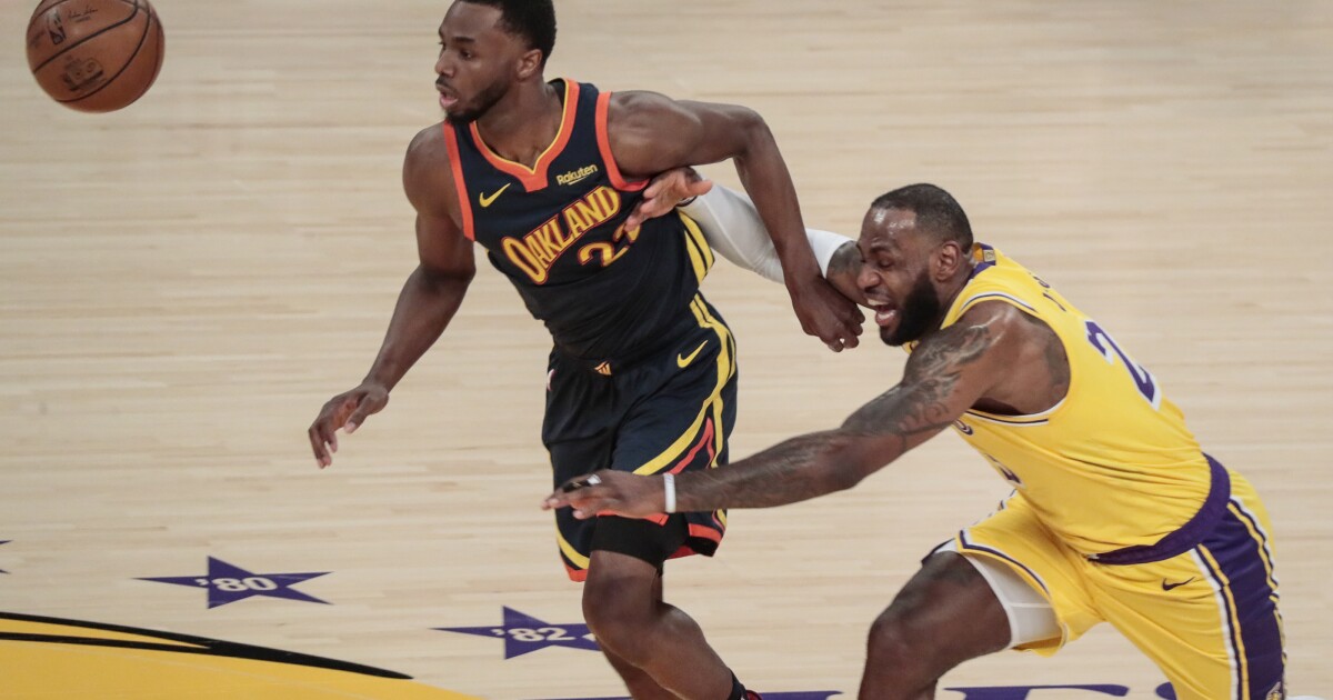 Lakers giành quyền vào playoff dựa trên Chỉ số thắng trận 3 của LeBron James