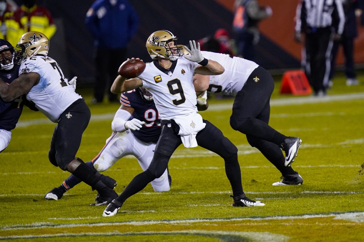 New Orleans Saints quarterback Drew Brees throws against the Chicago Bears on Sunday.