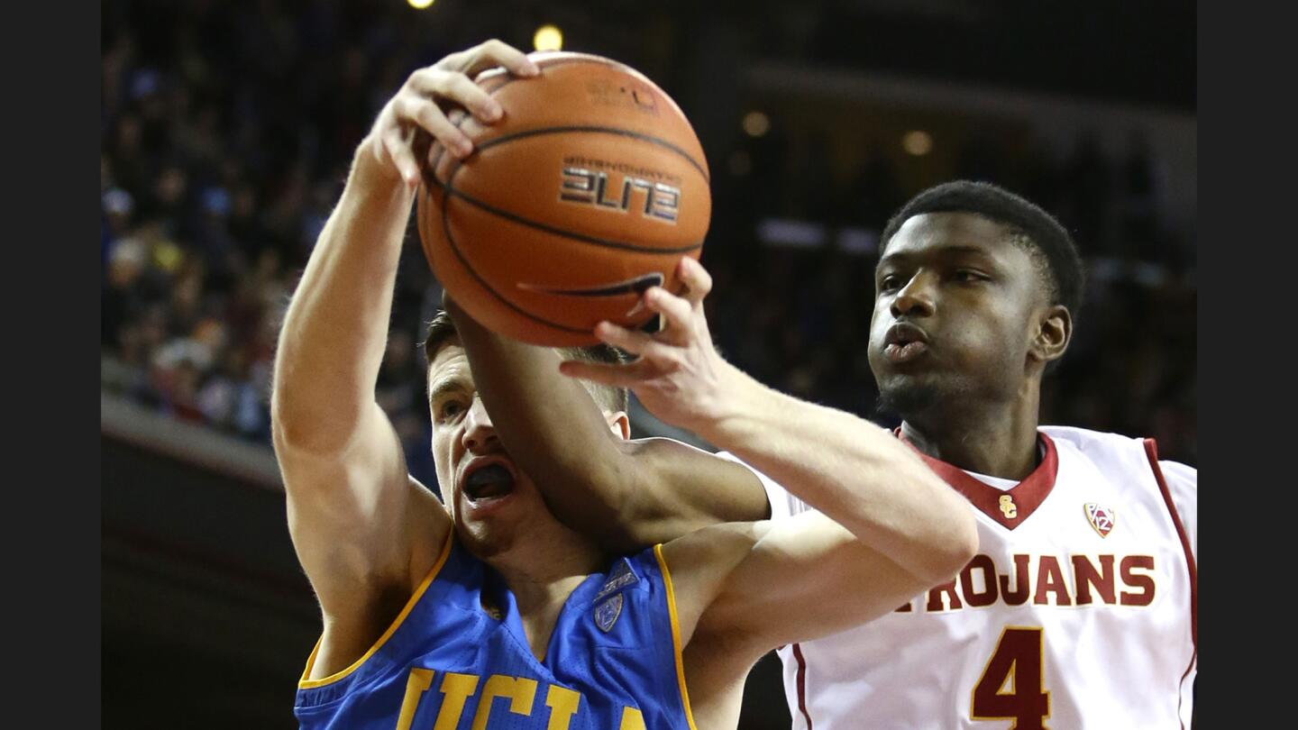 TJ Leaf, Chimezie Metu