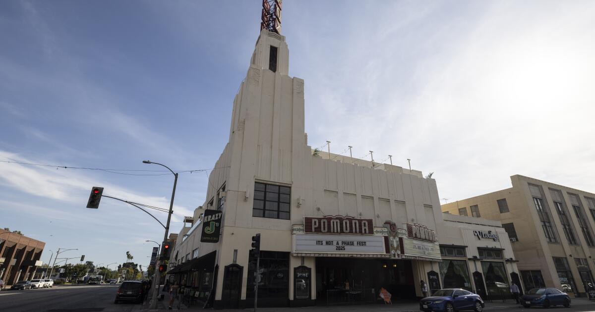 Des photos « inappropriées » peuvent être trouvées dans le guide de divertissement Pomona. La ville enquête