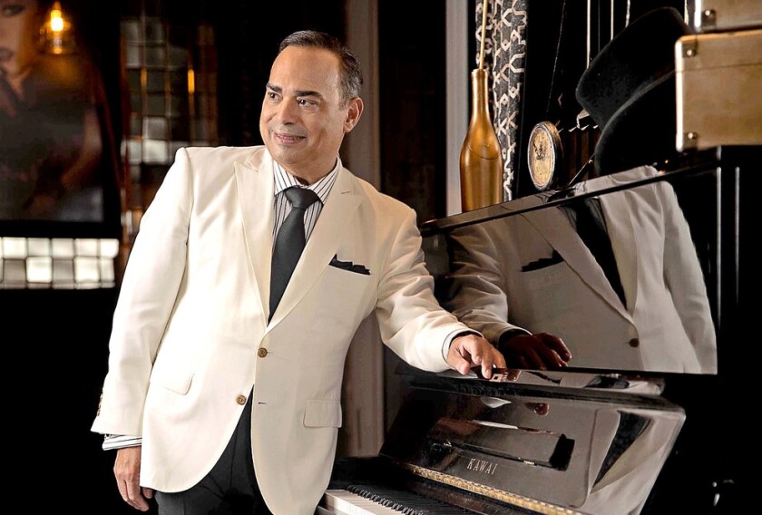 El cantante de salsa Gilberto Santa Rosa anuncia su contagio.