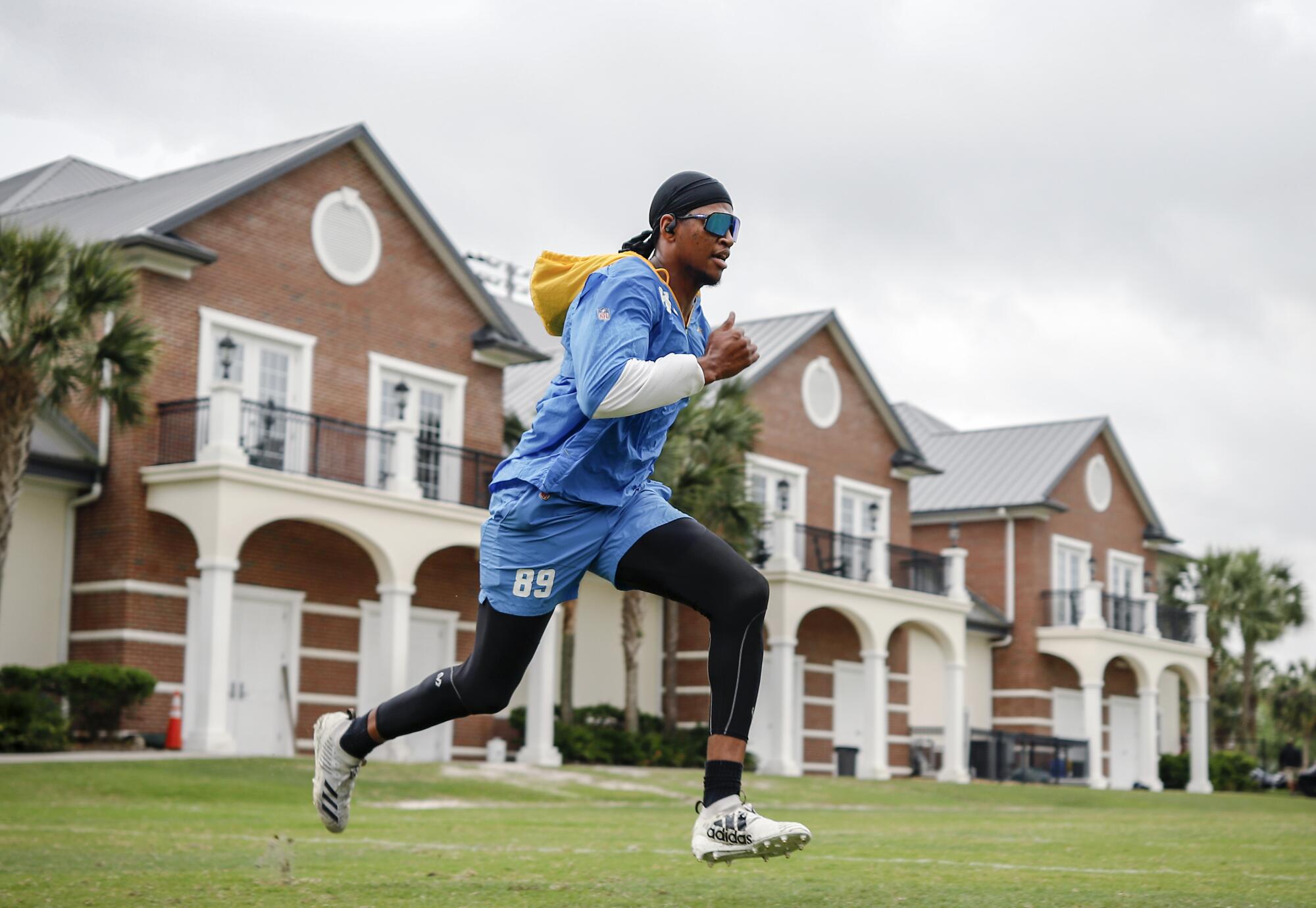 Donald Parham Jr., tight end for the Chargers, trainsat Stetson University.