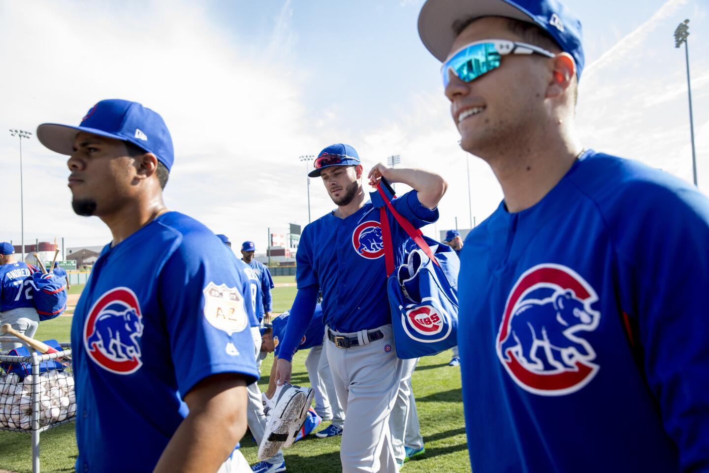 ct-cubs-arrive-at-spring-training-photos-032