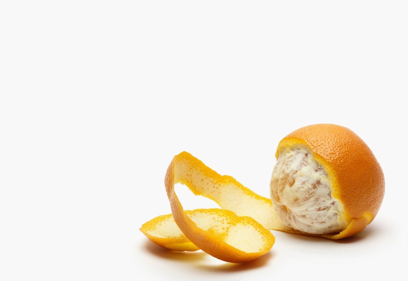 Peel an orange at home