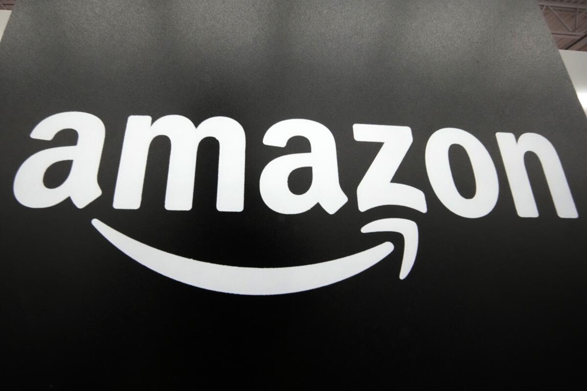 El logo de Amazon en una tienda en Pittsburgh el 23 de enero de 2023. (Foto AP/Gene J. Puskar)