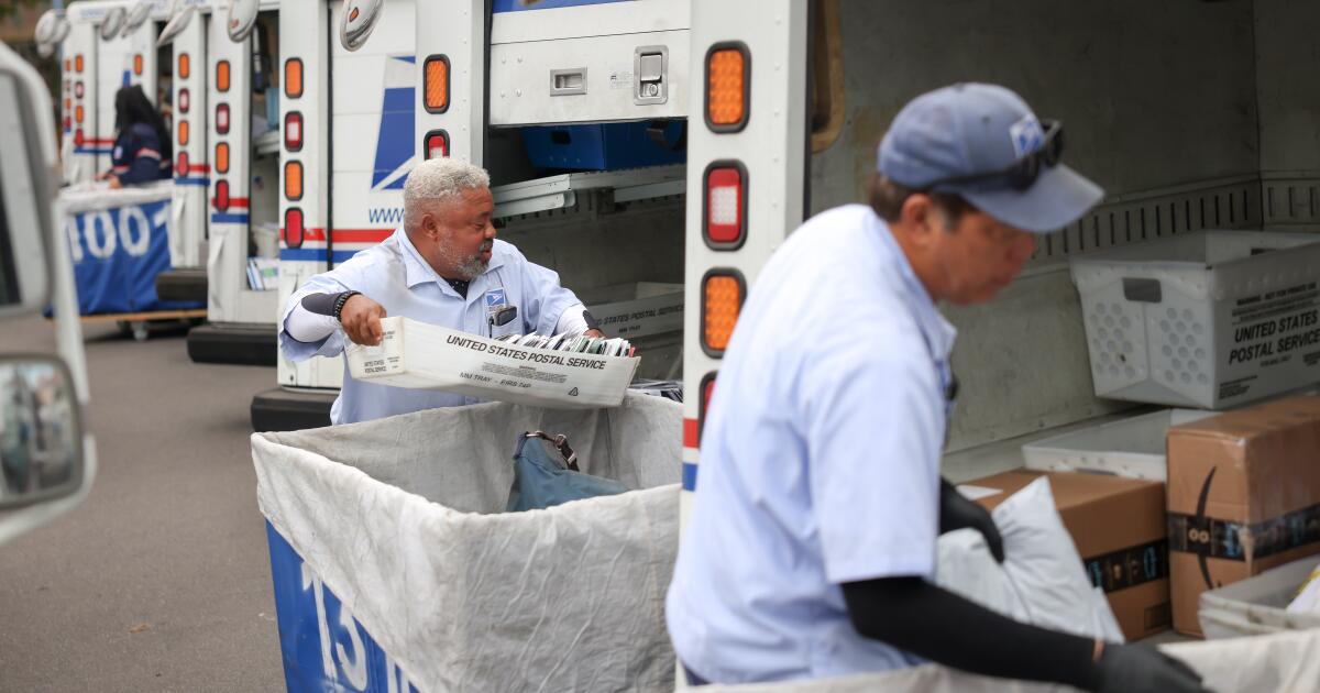 UPS and USPS announced large-scale layoffs. What you need to know UPS and USPS announced large-scale layoffs. What you need to know