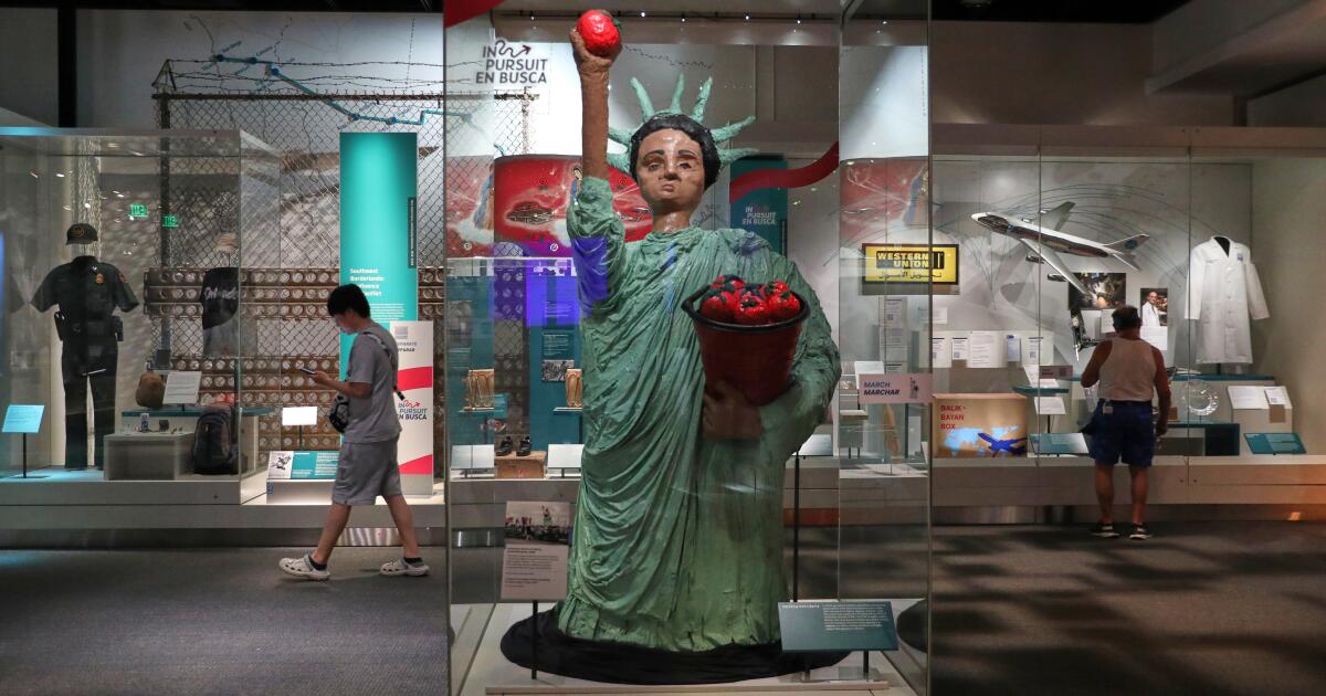 Trump ordonne de nouveaux panneaux à l’extérieur du Smithsonian indiquant que certaines expositions sont fausses