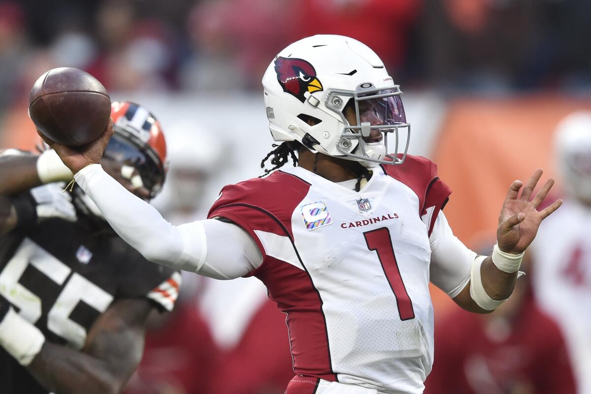 Arizona Cardinals quarterback Kyler Murray throws a touchdown pass during the second half against the Cleveland Browns.