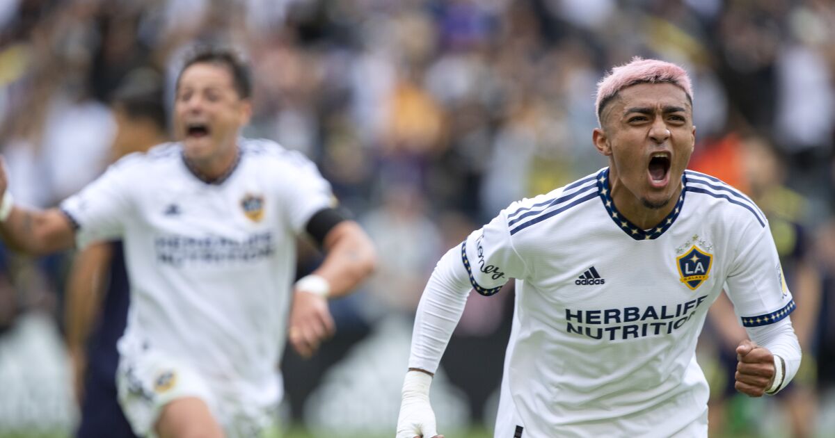 Soccer newsletter: The Galaxy, once the model franchise for MLS, have suddenly become a joke Soccer newsletter: The Galaxy, once the model franchise for MLS, have suddenly become a joke