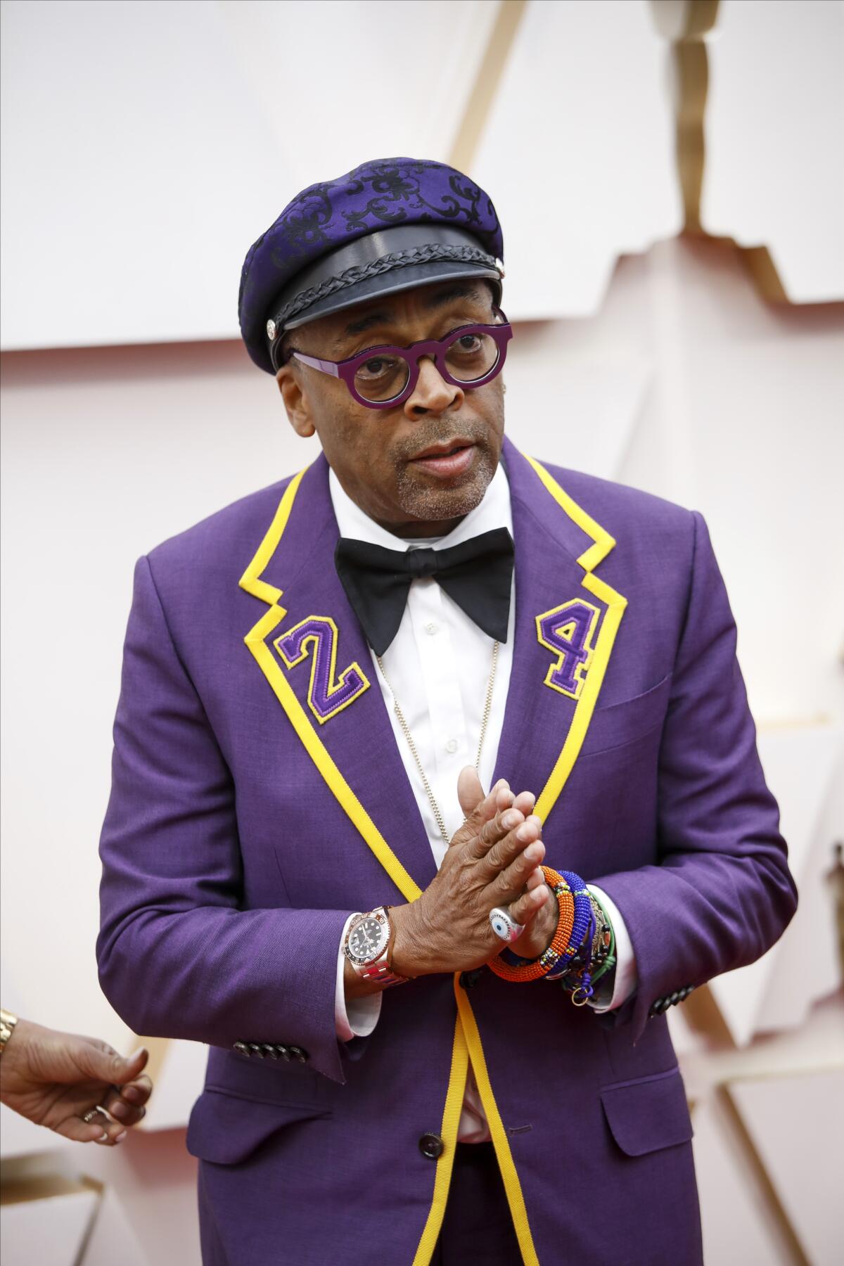 Spike Lee Honors Kobe Bryant At Oscars With Purple And Gold Suit On Red  Carpet – Deadline
