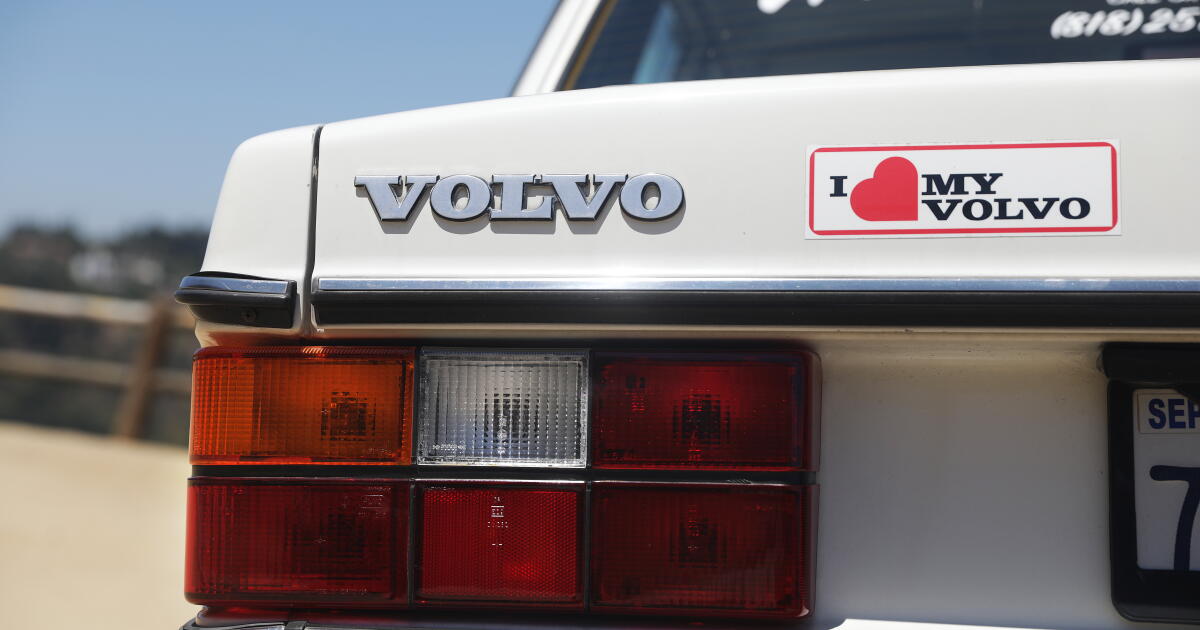 Volvo 240 Lettering What my mom's iconic Volvo 240 taught me about the American dream - Los ...