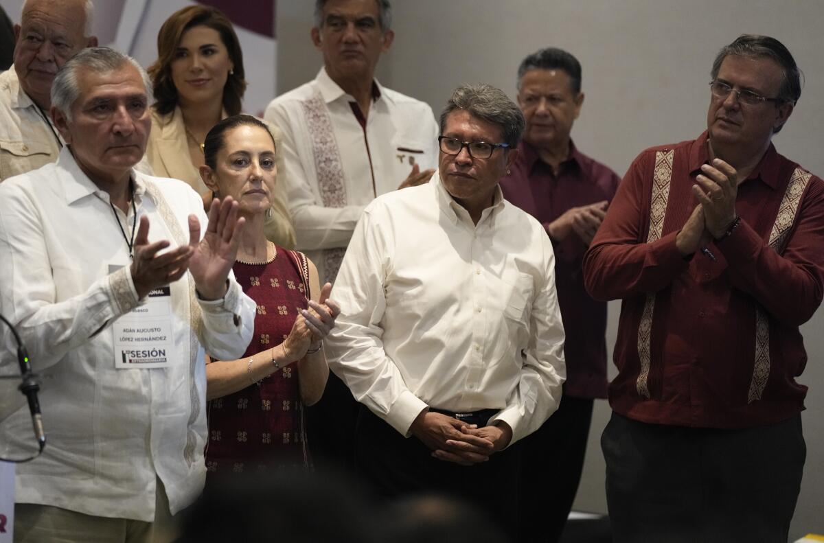 Cuatro de los seis aspirantes a la candidatura presidencial por el partido gobernante Morena _
