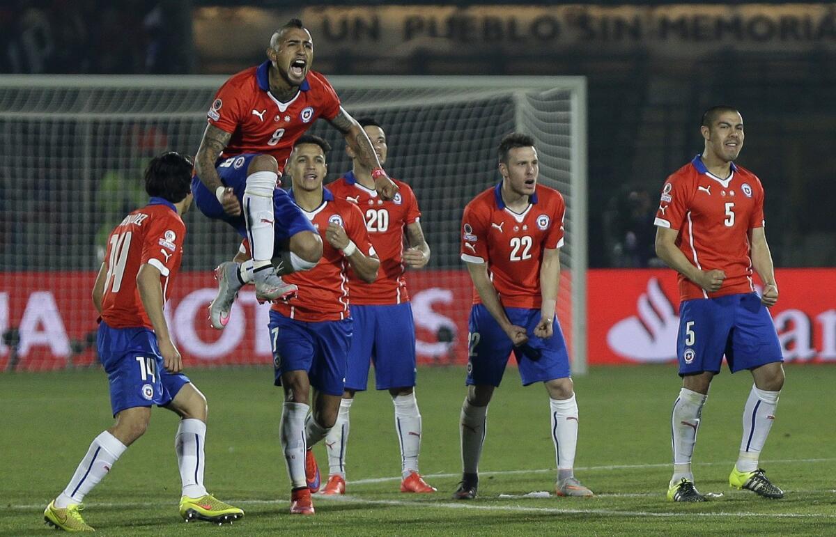 Los chilenos comienzan el festejo tras coronarse en la Copa América 2015.