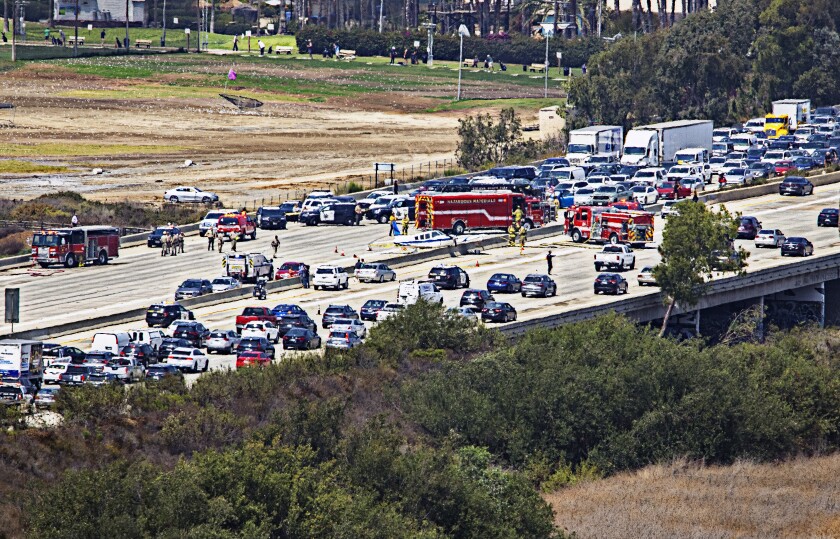 , Pilot, passenger unhurt after touchdown aircraft on I-5 close to Del Mar
