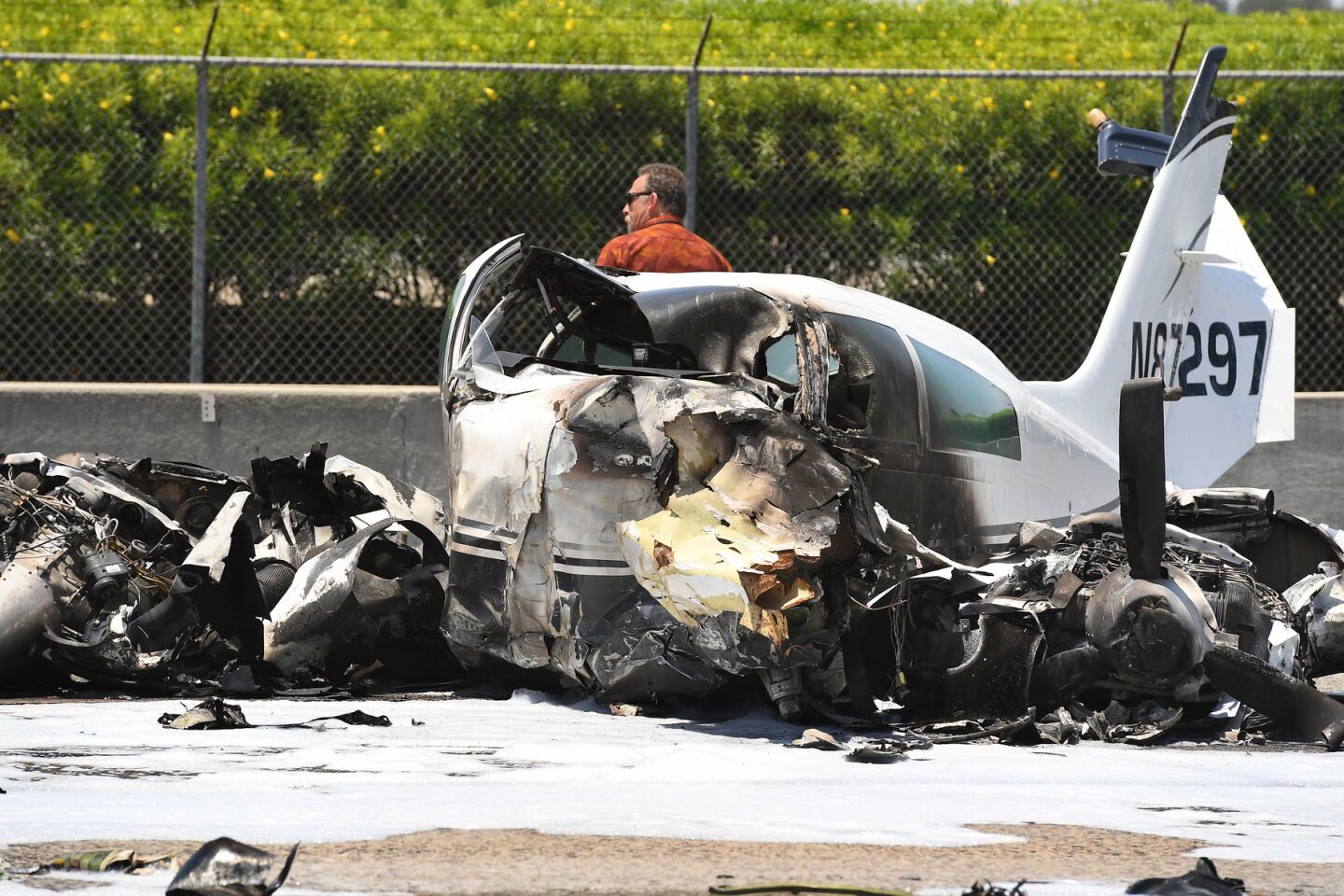 Small plane crash on the 405 Freeway