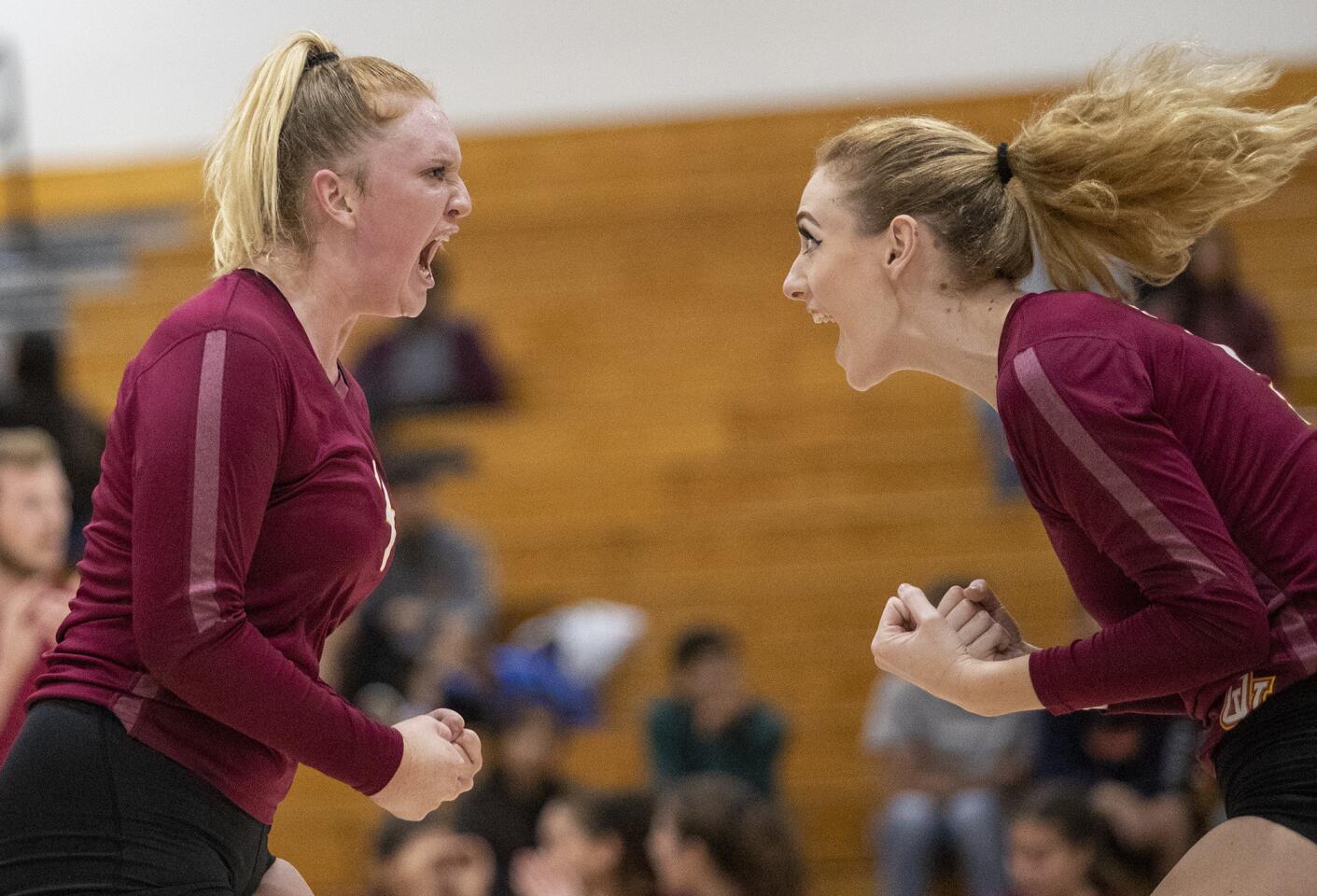 Photo Gallery: Ocean View vs. Chatsworth in girls’ volleyball