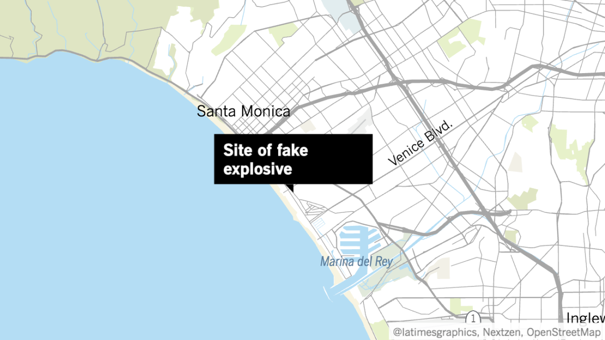 Map showing Venice location where fake explosive was found