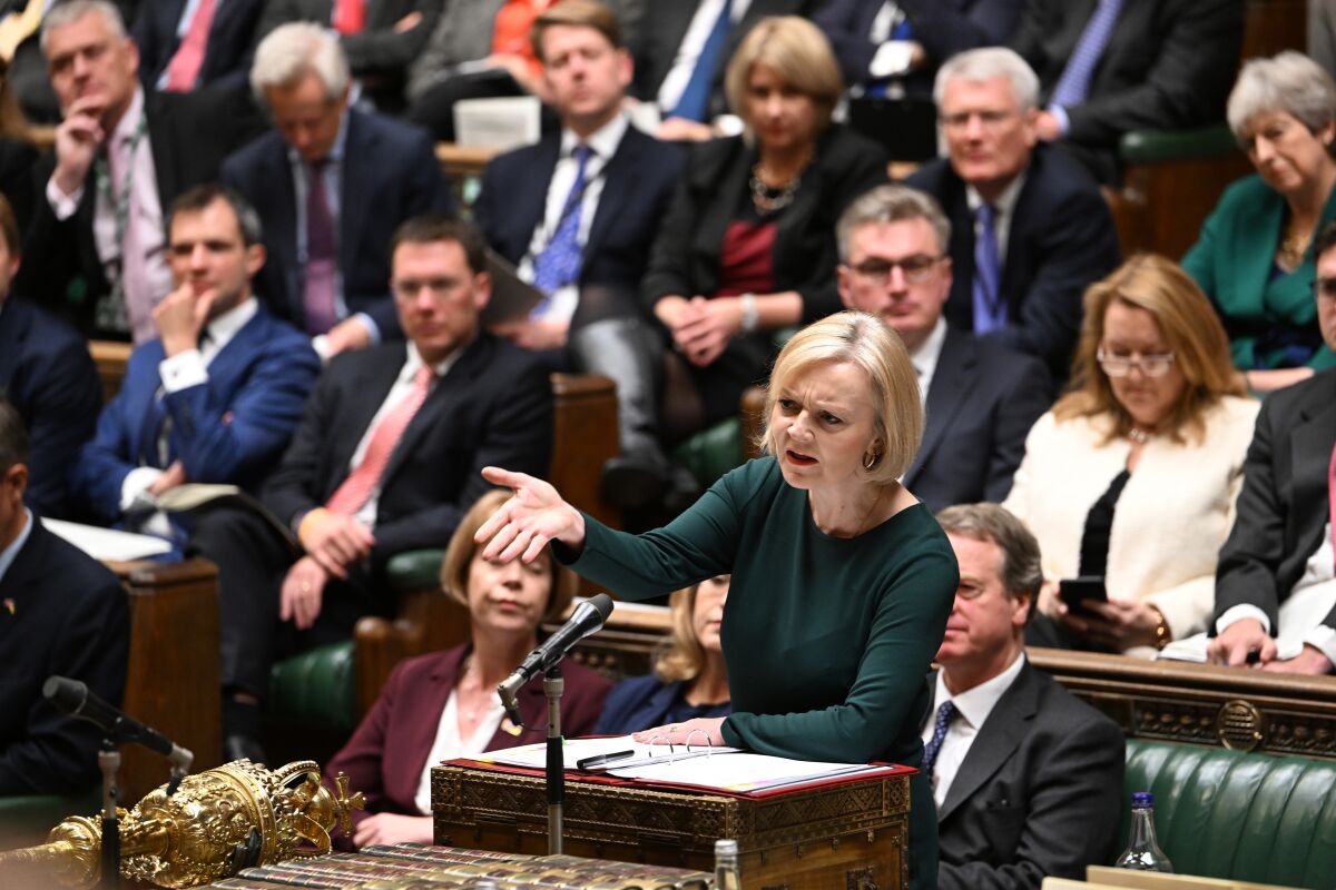 La Primera Ministra Británica Liz Truss Renuncia Tras Solo 45 Días En