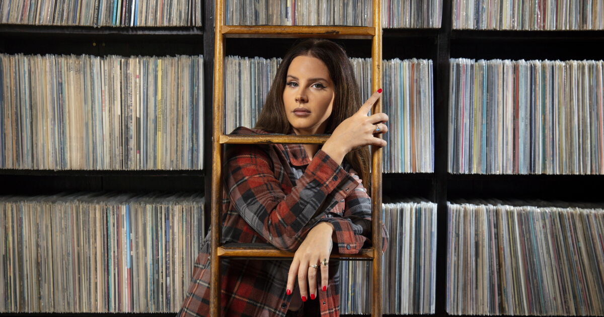 Lana Del Rey sets 10-date U.S. tour for the fall