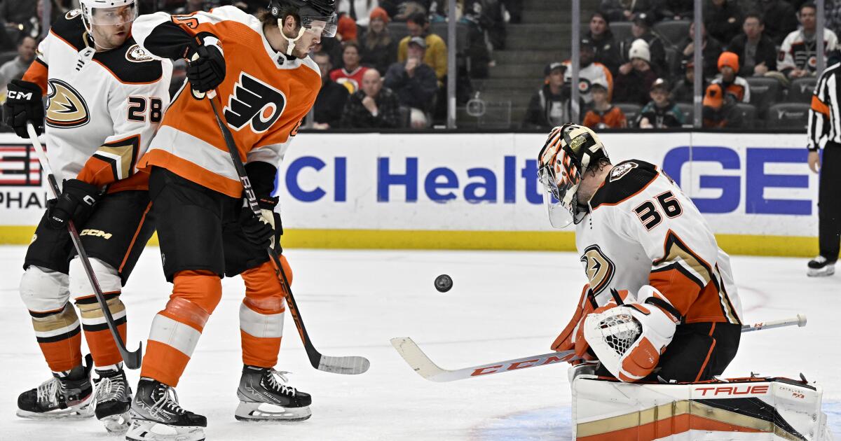 Flyers Carter Hart Smashes Stick After 6-1 Loss To Bruins 