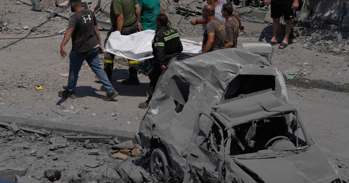 Israeli airstrikes on southern Lebanon kill 11 people, Health Ministry says - Los Angeles Times