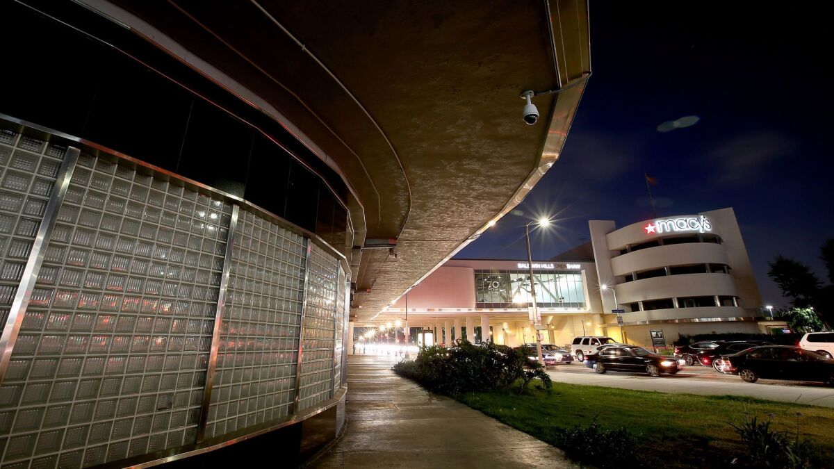 The Baldwin Hills Crenshaw Plaza mall. A plan to sell the South L.A. site to developer CIM Group has fallen through.