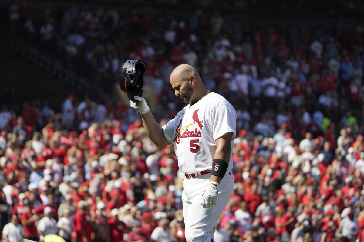 Pujols, Wainwright lead Cardinals to sweep