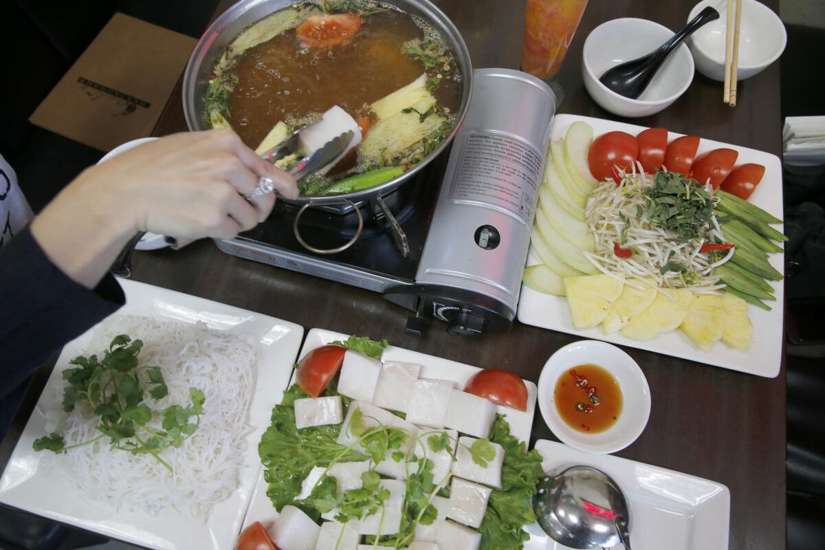 Home style hot pot dining